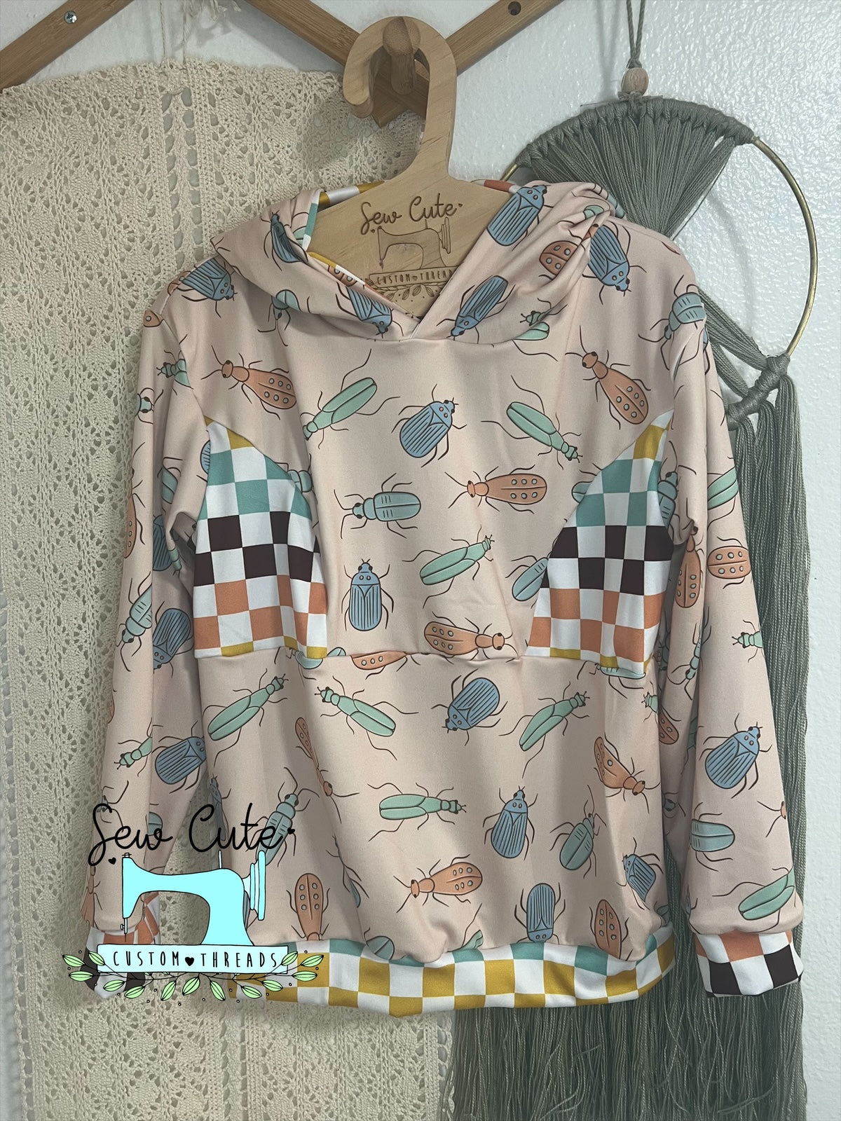 Bugs Dax hoodie- size 6 - Sew Cute Custom Threads