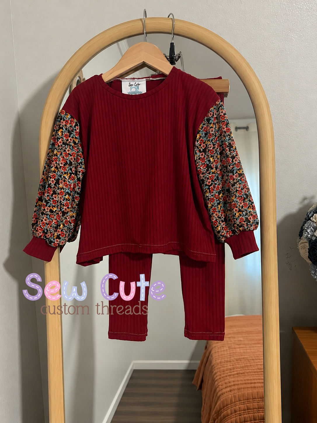 Oversized Top with Bishop sleeves and leggings with elastic waist- size 3T