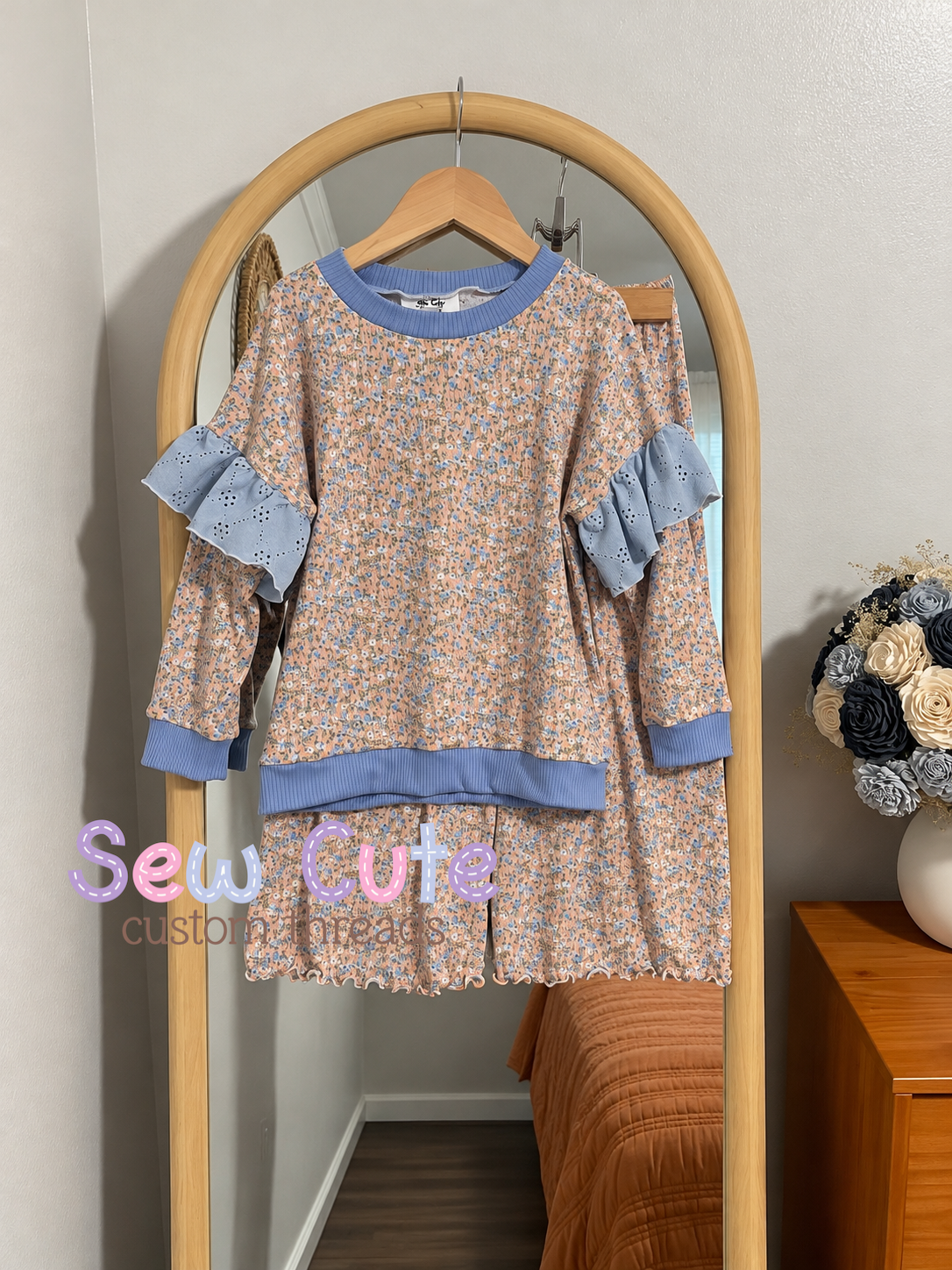 Cozy top with Ruffles and Wide leggings- size 6/7